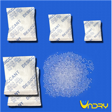 Gói hút ẩm hạt Silicagel đóng gói bằng giấy lụa mỏng để chống ẩm bảo quản sản phẩm.